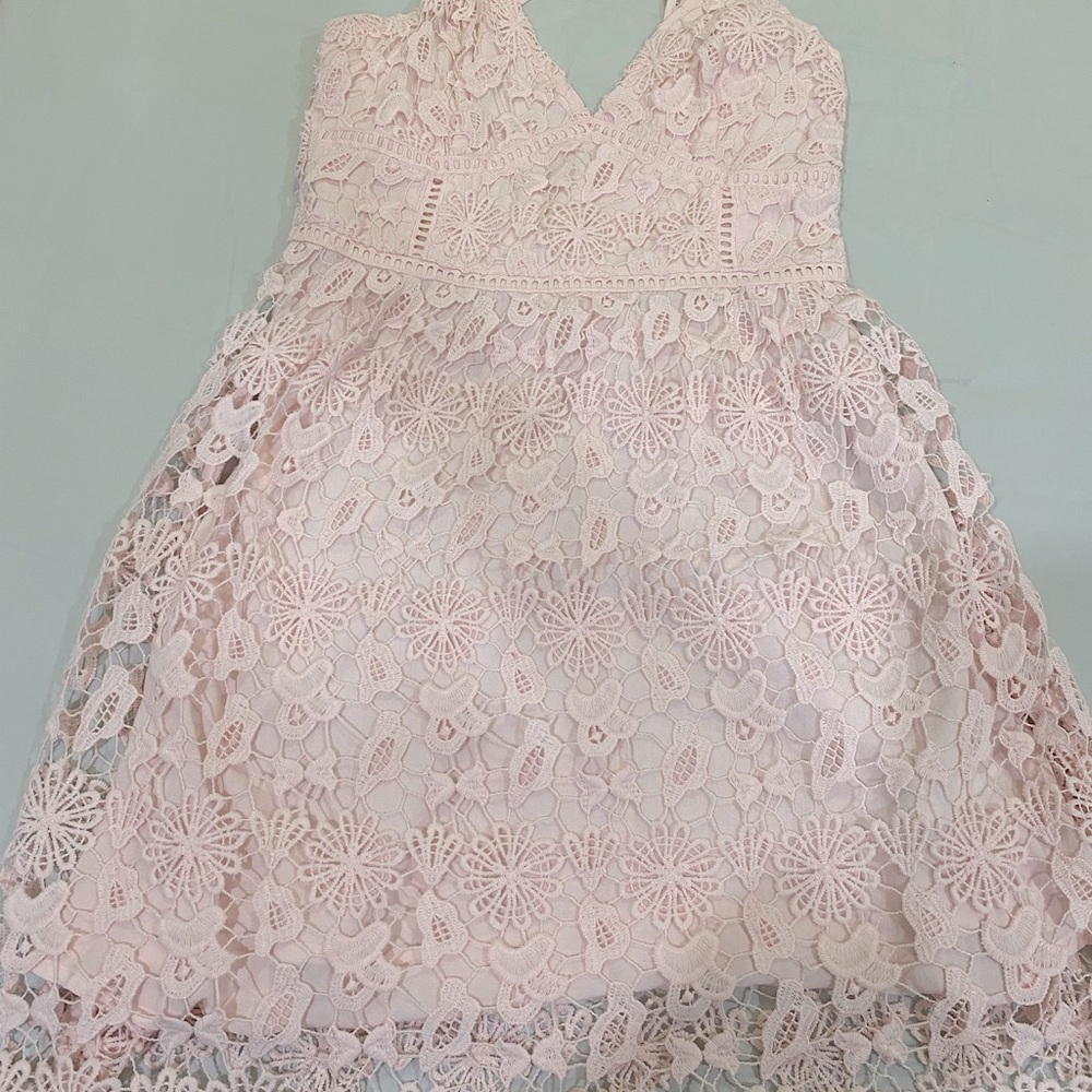 Lightly worn- Pink lace dress from Hollister - Size S